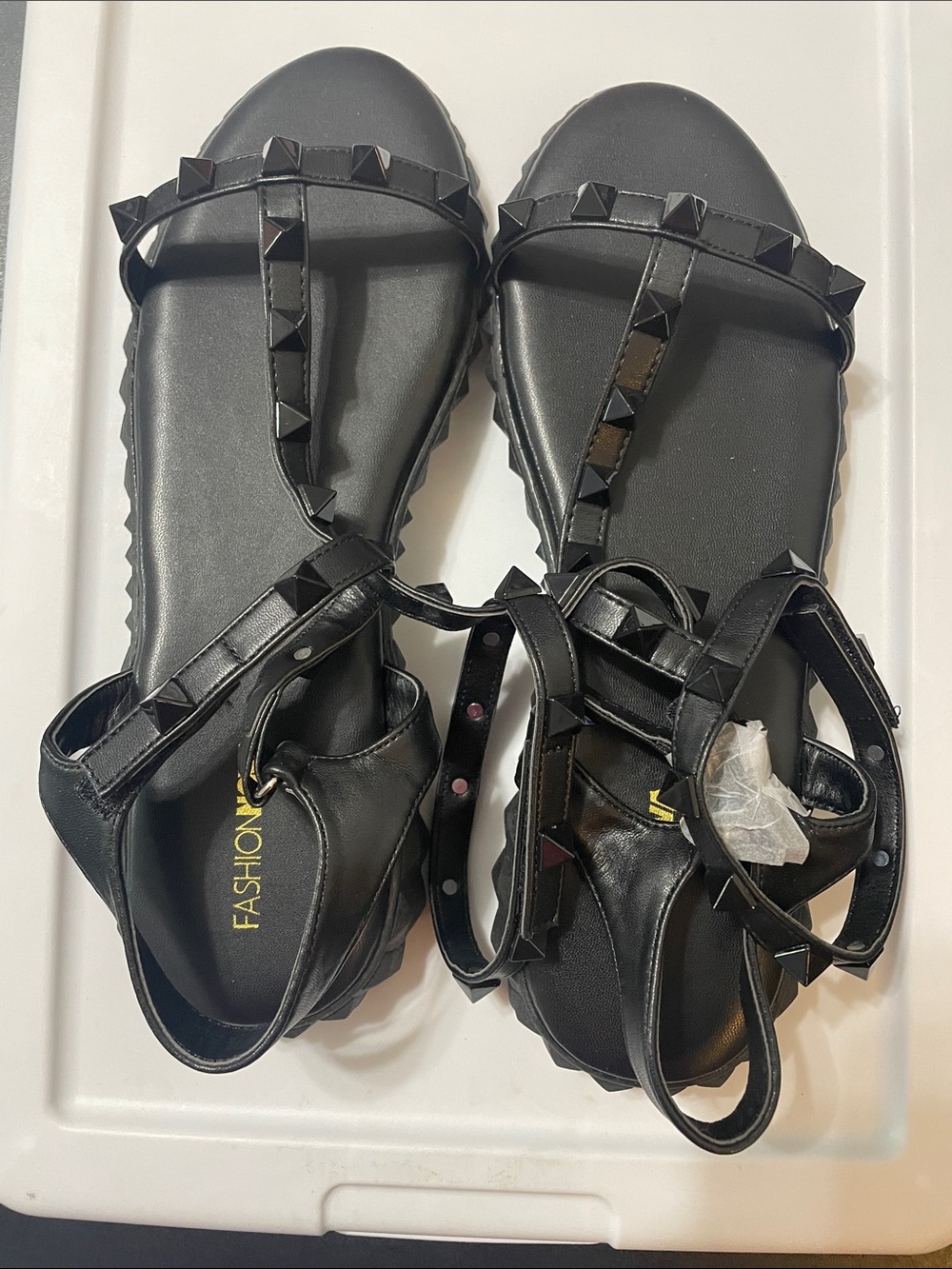 Fashion Black Studded T-Strap Women's Sandals NEW  Sz. 10